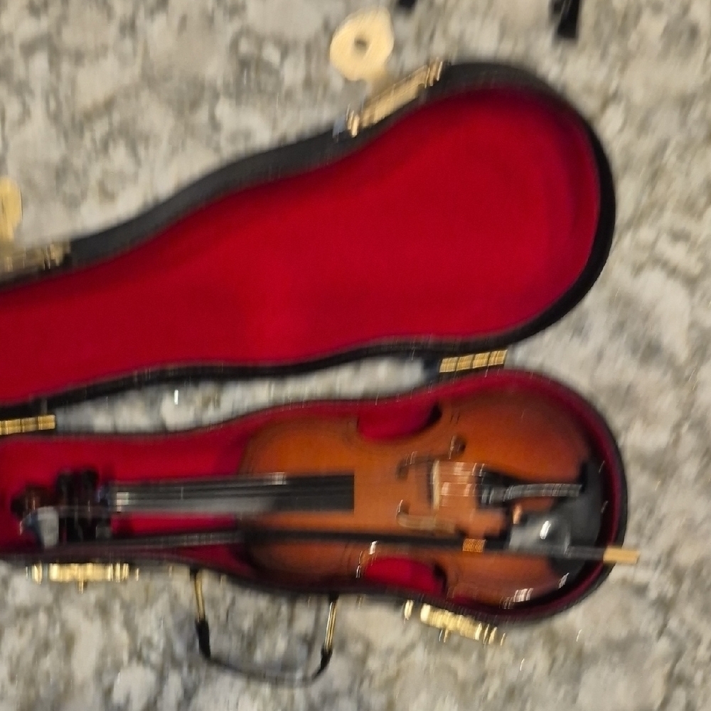 Miniature Violin with Case, Bow And Stand - Picture 4 of 5